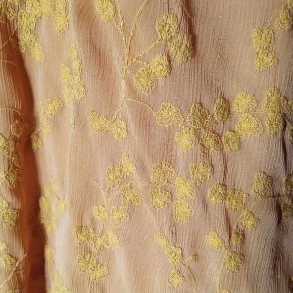Anthropologie Maeve Goldenrod Floral Embroidered Lace Up Blouse Size 12 - Picture 10 of 10